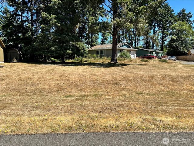 604 Sollecks Avenue SE, Ocean Shores, WA 98569