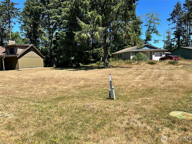 604 Sollecks Avenue SE, Ocean Shores, WA 98569