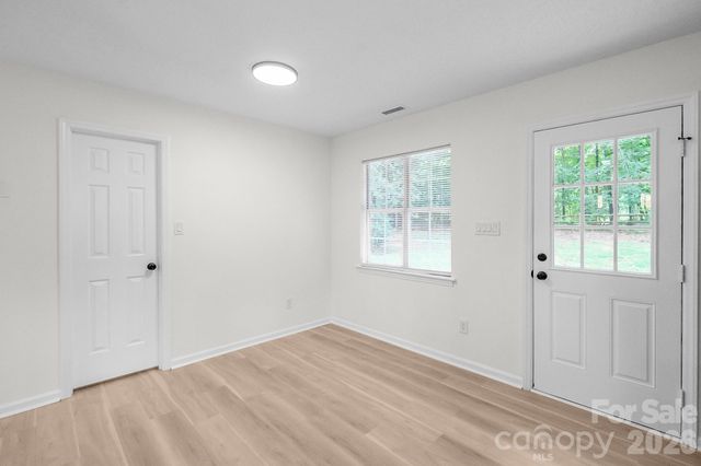 8425 Lochinvar Drive, Charlotte, NC 28227