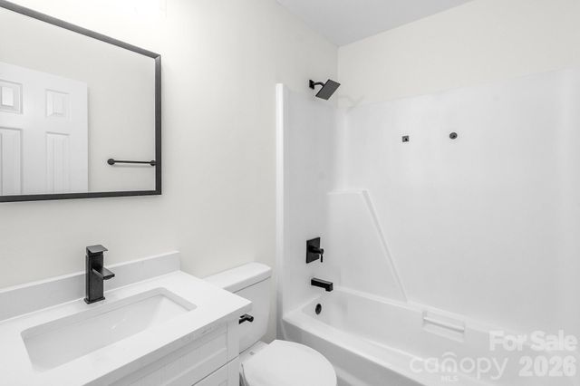 8425 Lochinvar Drive, Charlotte, NC 28227