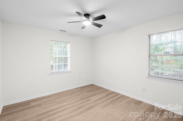 8425 Lochinvar Drive, Charlotte, NC 28227