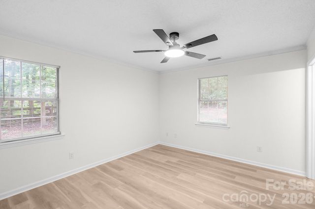 8425 Lochinvar Drive, Charlotte, NC 28227