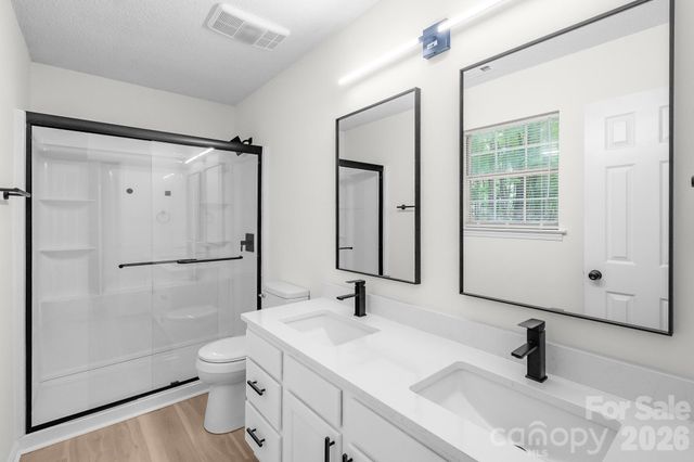 8425 Lochinvar Drive, Charlotte, NC 28227