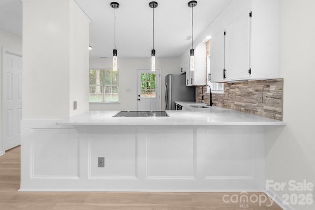 8425 Lochinvar Drive, Charlotte, NC 28227