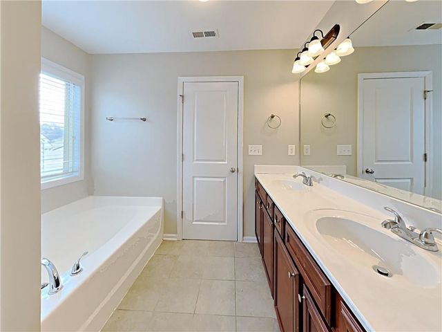 4339 Pearhaven Lane SW, Gainesville, GA 30504