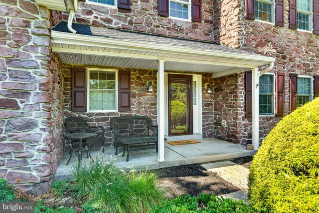 2200 CLAYMONT DR, Quakertown, PA 18951