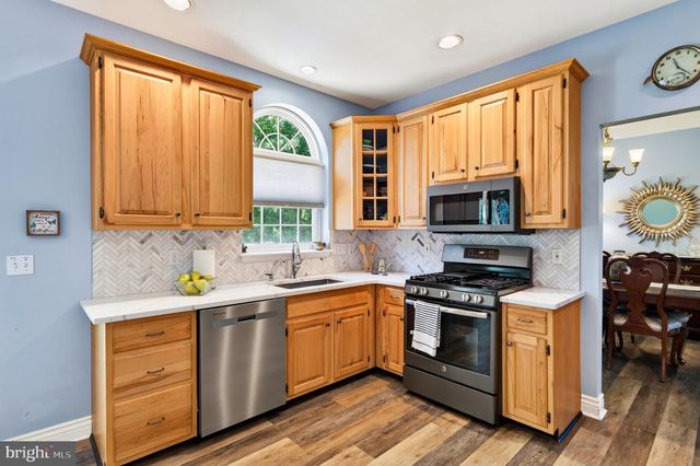 2200 CLAYMONT DR, Quakertown, PA 18951