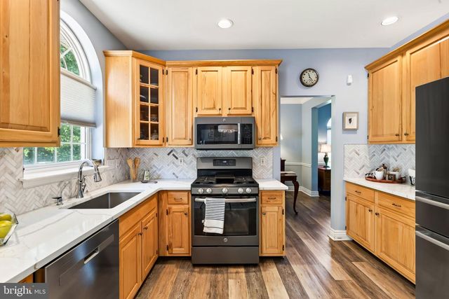2200 CLAYMONT DR, Quakertown, PA 18951