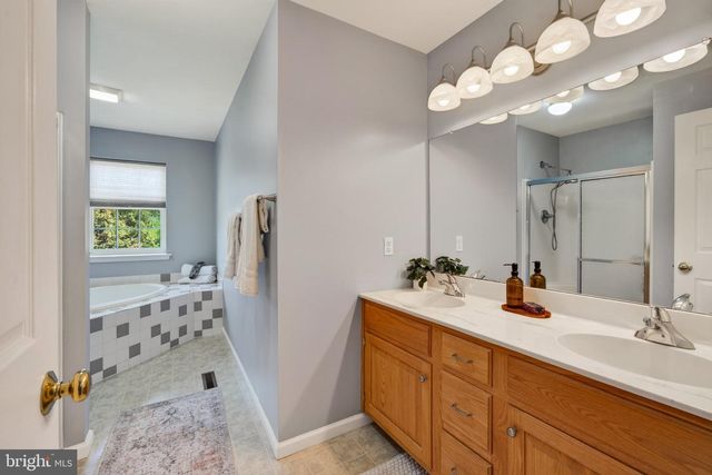 2200 CLAYMONT DR, Quakertown, PA 18951
