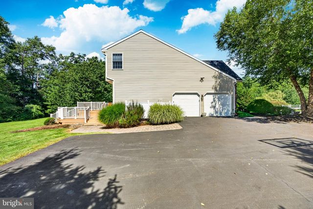2200 CLAYMONT DR, Quakertown, PA 18951