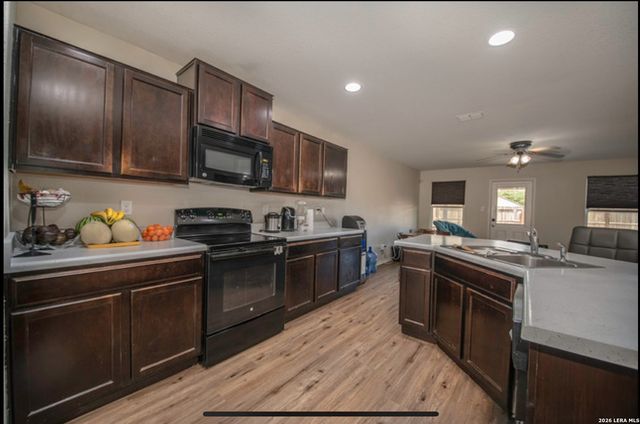 5711 Espada Cliff, San Antonio, TX 78222