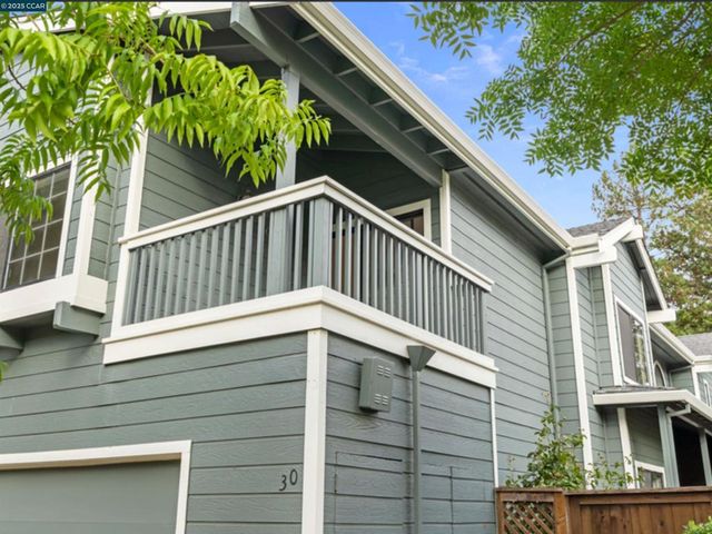 30 Hansen Ct, Moraga, CA 94556