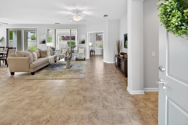 354 Daylily Ln, Lincoln, CA 95648