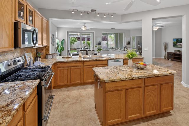 354 Daylily Ln, Lincoln, CA 95648