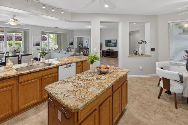 354 Daylily Ln, Lincoln, CA 95648