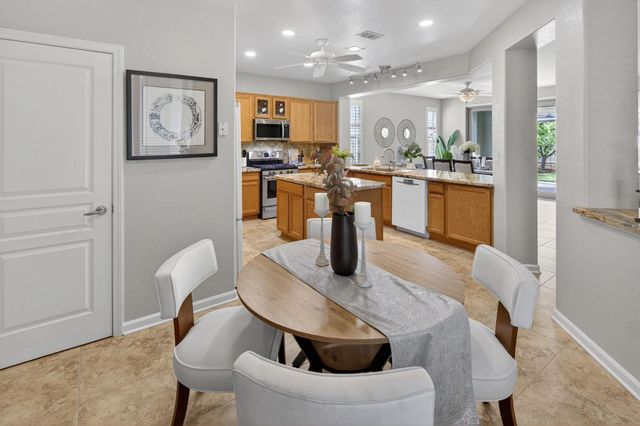 354 Daylily Ln, Lincoln, CA 95648