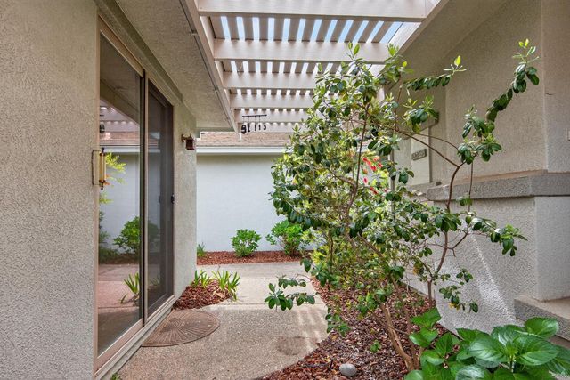 354 Daylily Ln, Lincoln, CA 95648