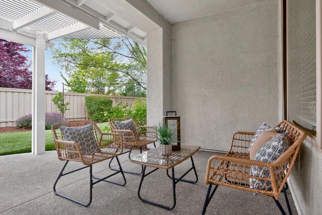 354 Daylily Ln, Lincoln, CA 95648