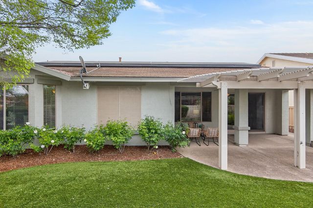 354 Daylily Ln, Lincoln, CA 95648