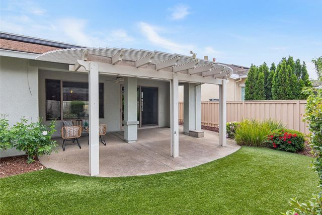 354 Daylily Ln, Lincoln, CA 95648