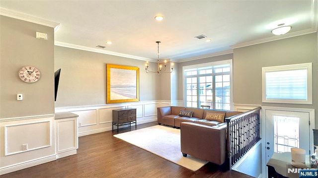 330 8th Street 1, Palisades Park, NJ 07650