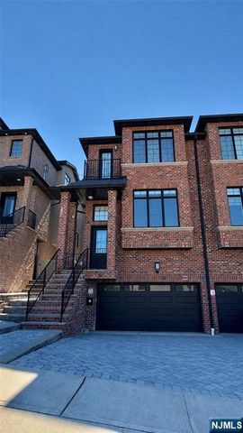 330 8th Street 1, Palisades Park, NJ 07650