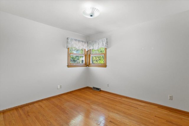 2604 E Dale AVENUE, Cudahy, WI 53110