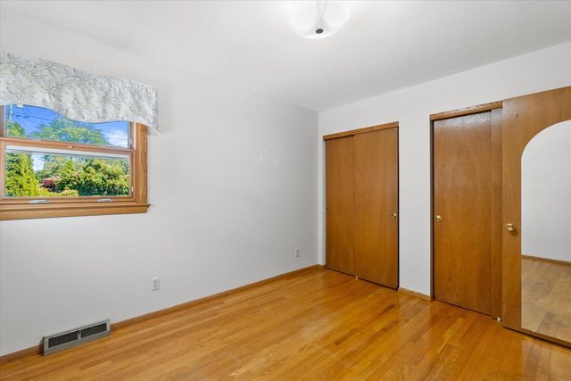 2604 E Dale AVENUE, Cudahy, WI 53110