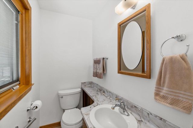 2604 E Dale AVENUE, Cudahy, WI 53110