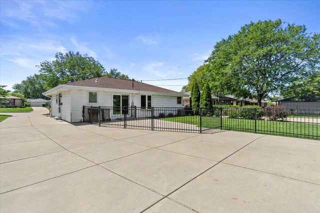 2604 E Dale AVENUE, Cudahy, WI 53110