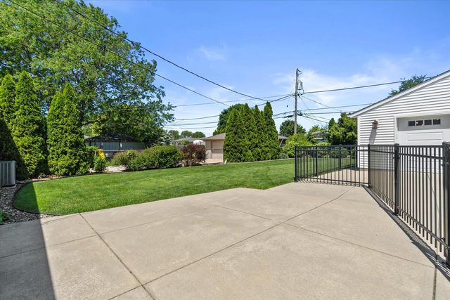 2604 E Dale AVENUE, Cudahy, WI 53110