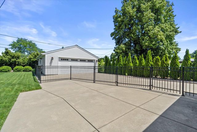2604 E Dale AVENUE, Cudahy, WI 53110
