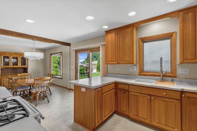 2604 E Dale AVENUE, Cudahy, WI 53110