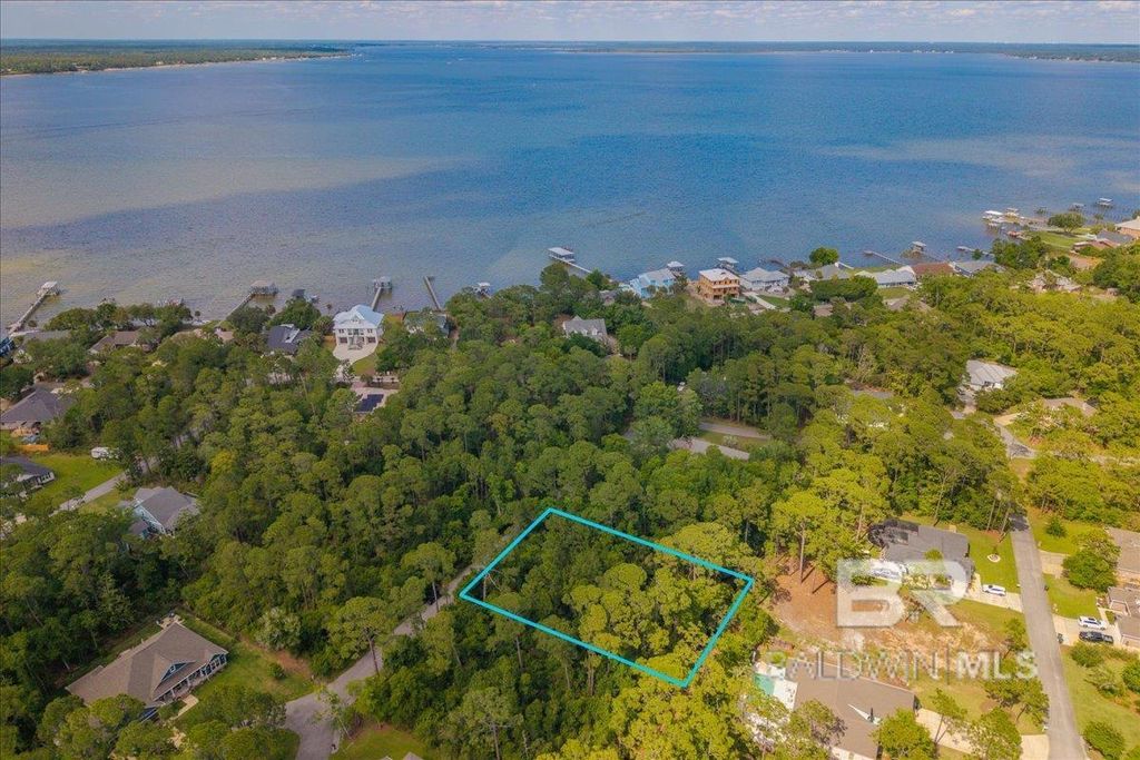 16505 North Shore Lane, Pensacola, FL 32507