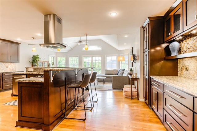 3901 W 57th Terrace, Fairway, KS 66205