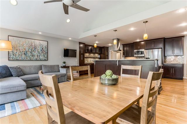 3901 W 57th Terrace, Fairway, KS 66205