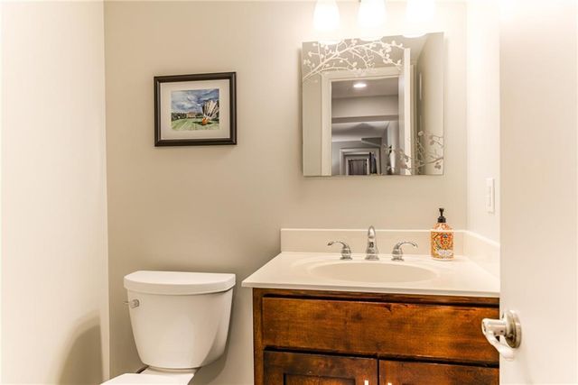 3901 W 57th Terrace, Fairway, KS 66205