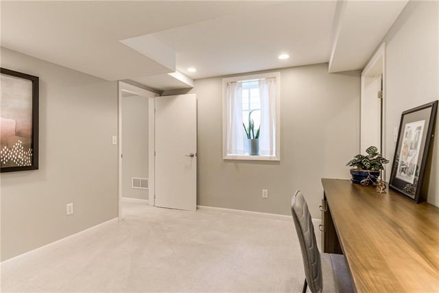 3901 W 57th Terrace, Fairway, KS 66205