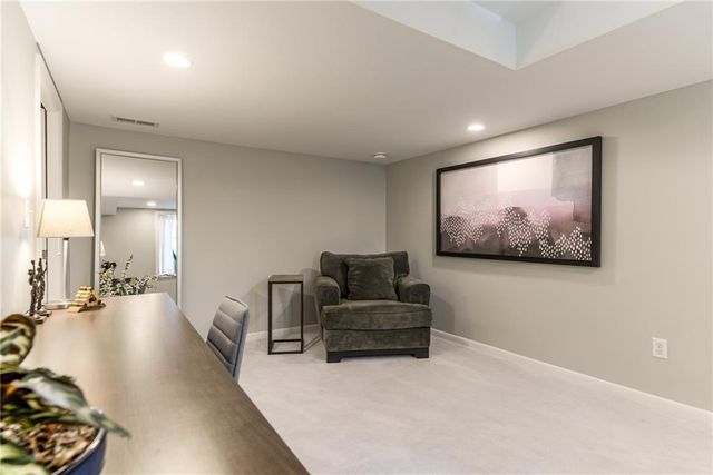 3901 W 57th Terrace, Fairway, KS 66205