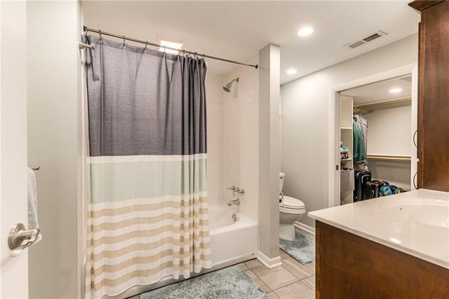 3901 W 57th Terrace, Fairway, KS 66205