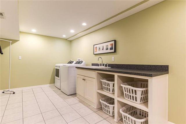 3901 W 57th Terrace, Fairway, KS 66205