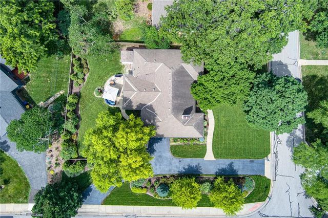 3901 W 57th Terrace, Fairway, KS 66205