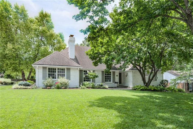 3901 W 57th Terrace, Fairway, KS 66205