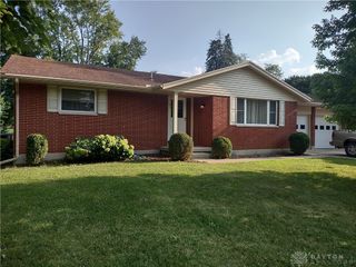 5425 David Dr, Tipp City, OH 45371