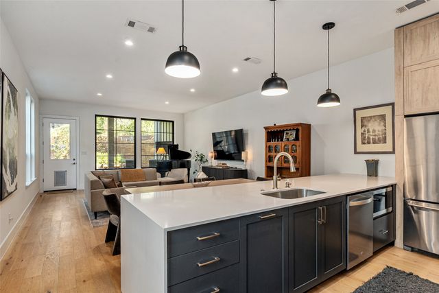 1220 Haines Avenue, Dallas, TX 75208