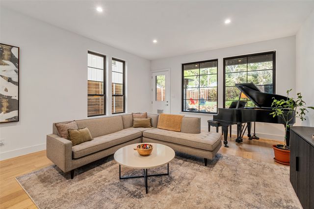 1220 Haines Avenue, Dallas, TX 75208