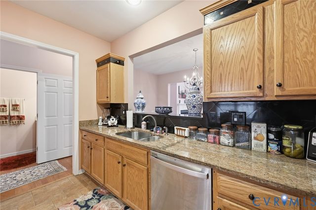 5102 Terrace Arbor Cir, Midlothian, VA 23112