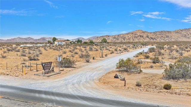 1 Los Padres, Apple Valley, CA 92307