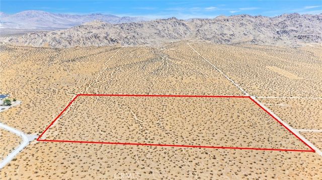 1 Los Padres, Apple Valley, CA 92307