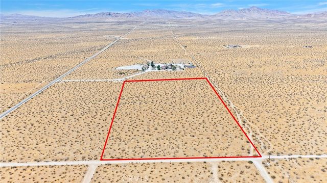 1 Los Padres, Apple Valley, CA 92307